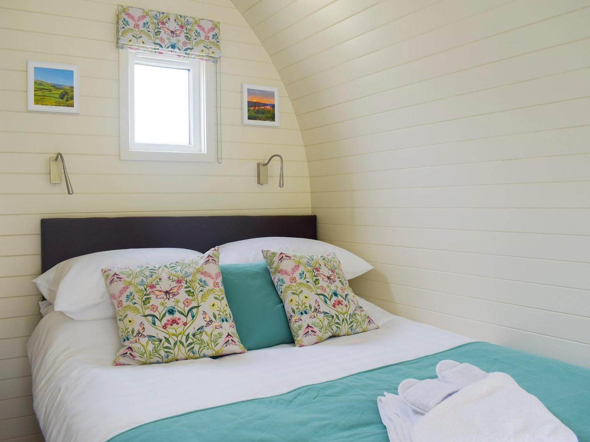 Efyrnwy Pod Vip Villa Llanfyllin Buitenkant foto