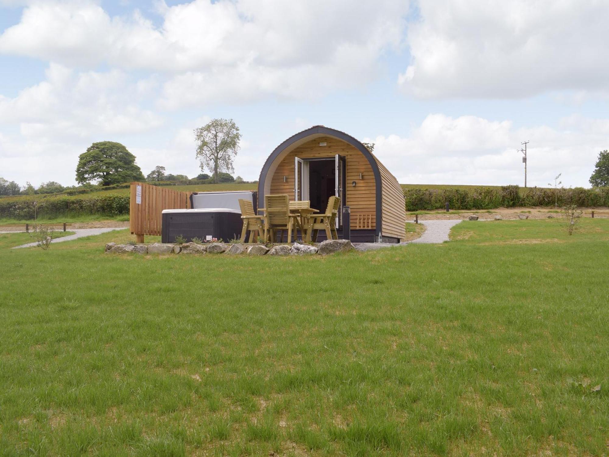Efyrnwy Pod Vip Villa Llanfyllin Buitenkant foto
