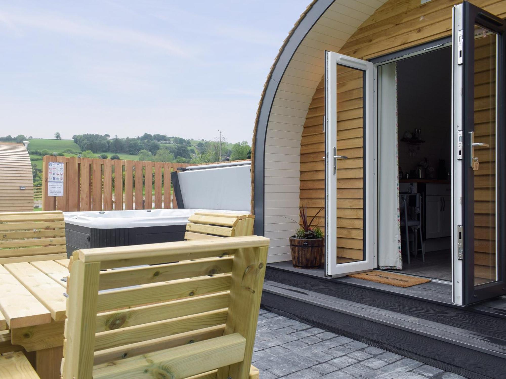 Efyrnwy Pod Vip Villa Llanfyllin Buitenkant foto